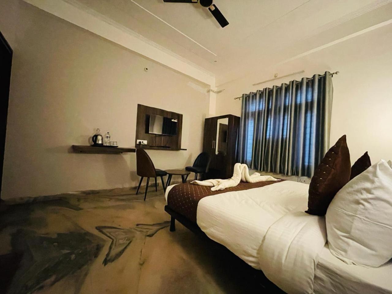 Hotel Sangam View Prayagraj Extérieur photo
