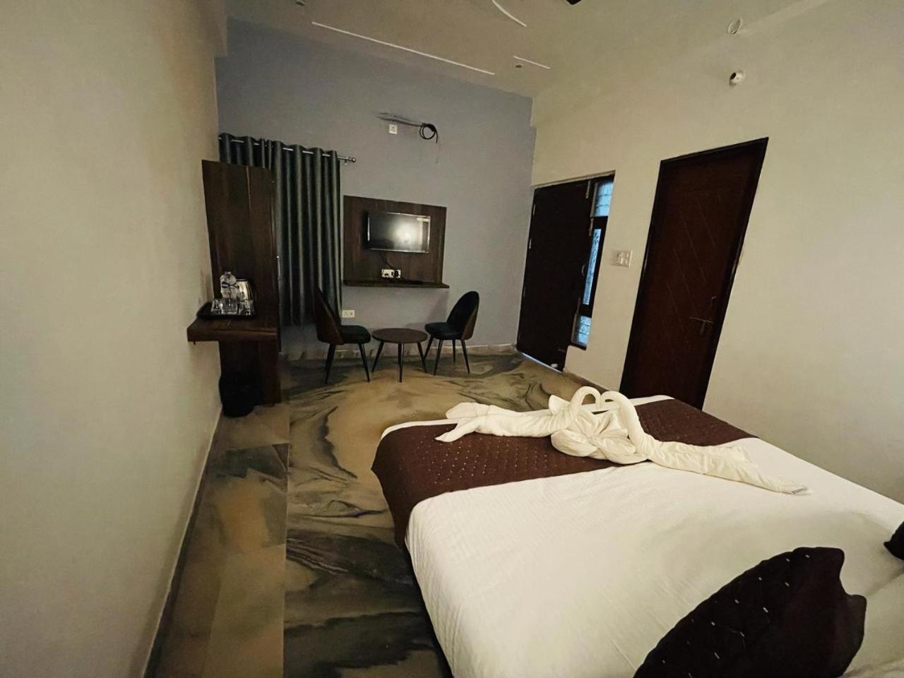 Hotel Sangam View Prayagraj Extérieur photo