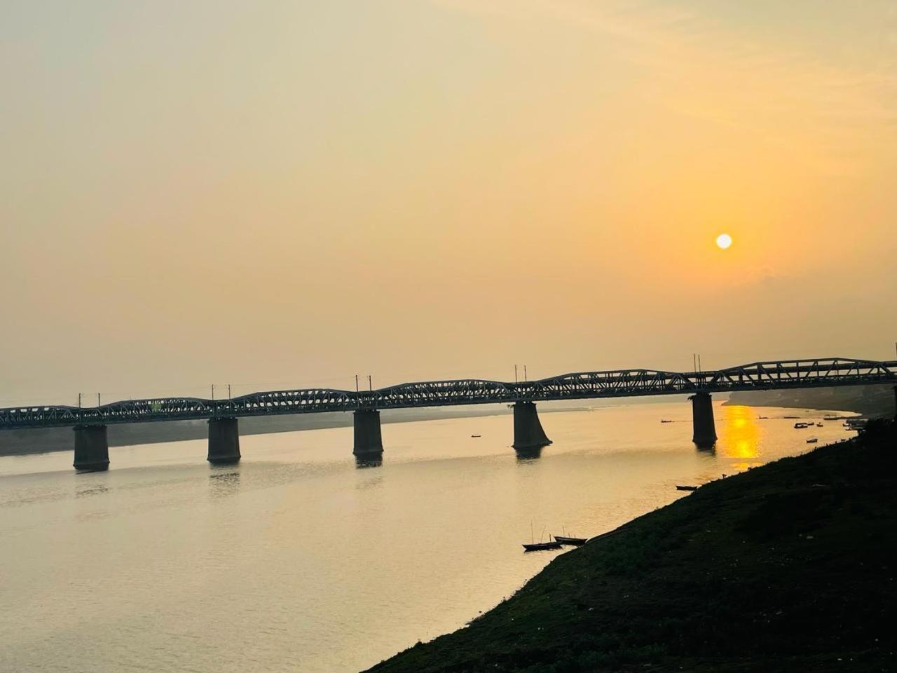 Hotel Sangam View Prayagraj Extérieur photo