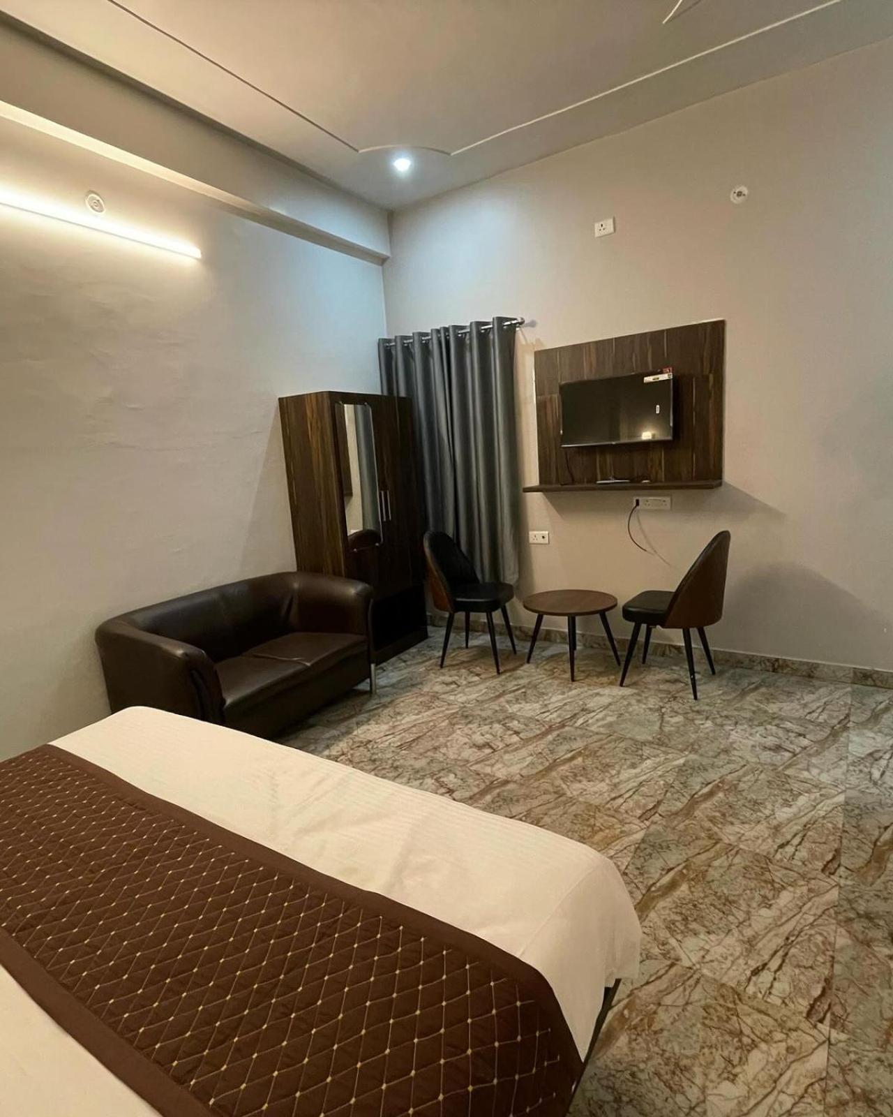 Hotel Sangam View Prayagraj Extérieur photo